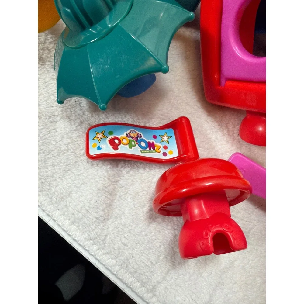 VTG 2004 Fisher Price Pop-Onz Building Blocks Kids  Multicolor 30ctToy Set